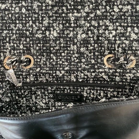 CHANEL BRAND NEW PURSE. - Picture 11 of 17